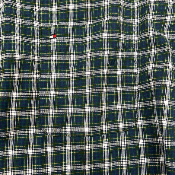 Tommy Hilfiger Classic Fit Button Down - Picture 4 of 7